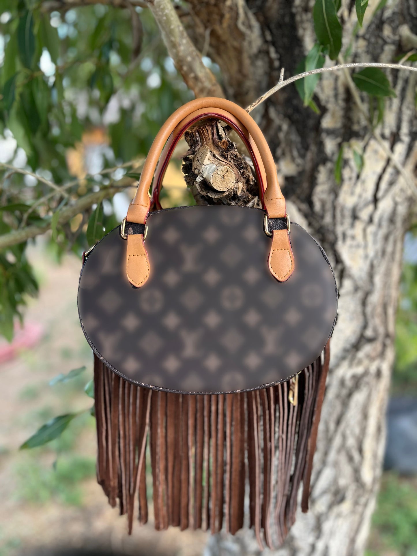 Oval handbag